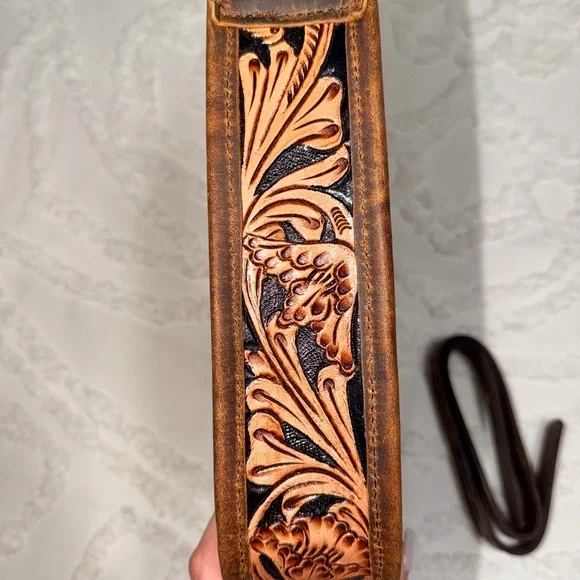 Cowhide Saddle Bag with Brown Leather Trim - Picture 5 of 6